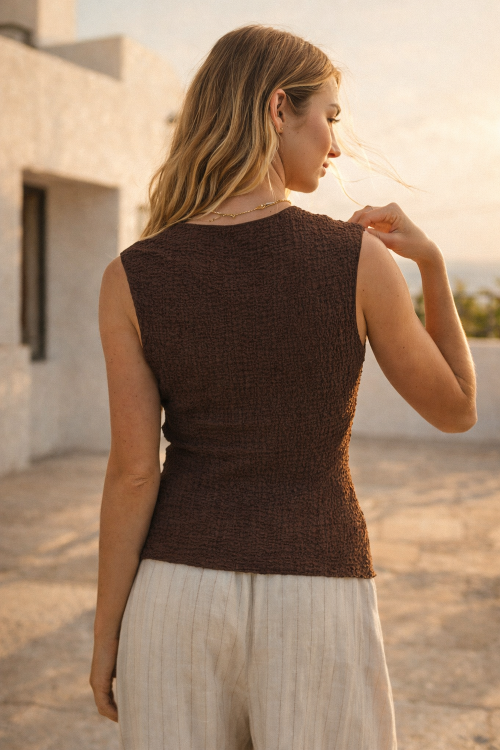 BUBBLE-TEXTURED SLEEVELESS JERSEY TOP – The Polet