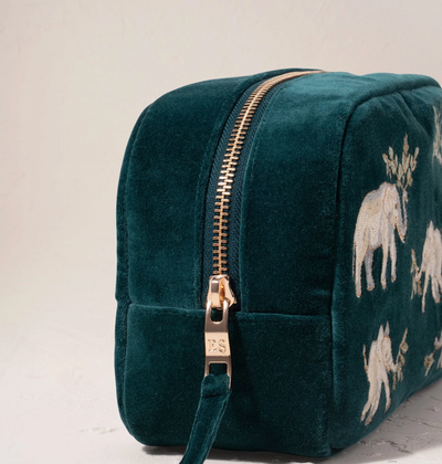 ELEPHANT HERD MAKEUP PFA25 ESMERALD