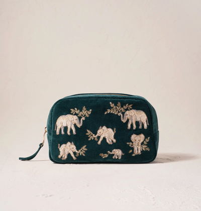 ELEPHANT HERD MAKEUP PFA25 ESMERALD