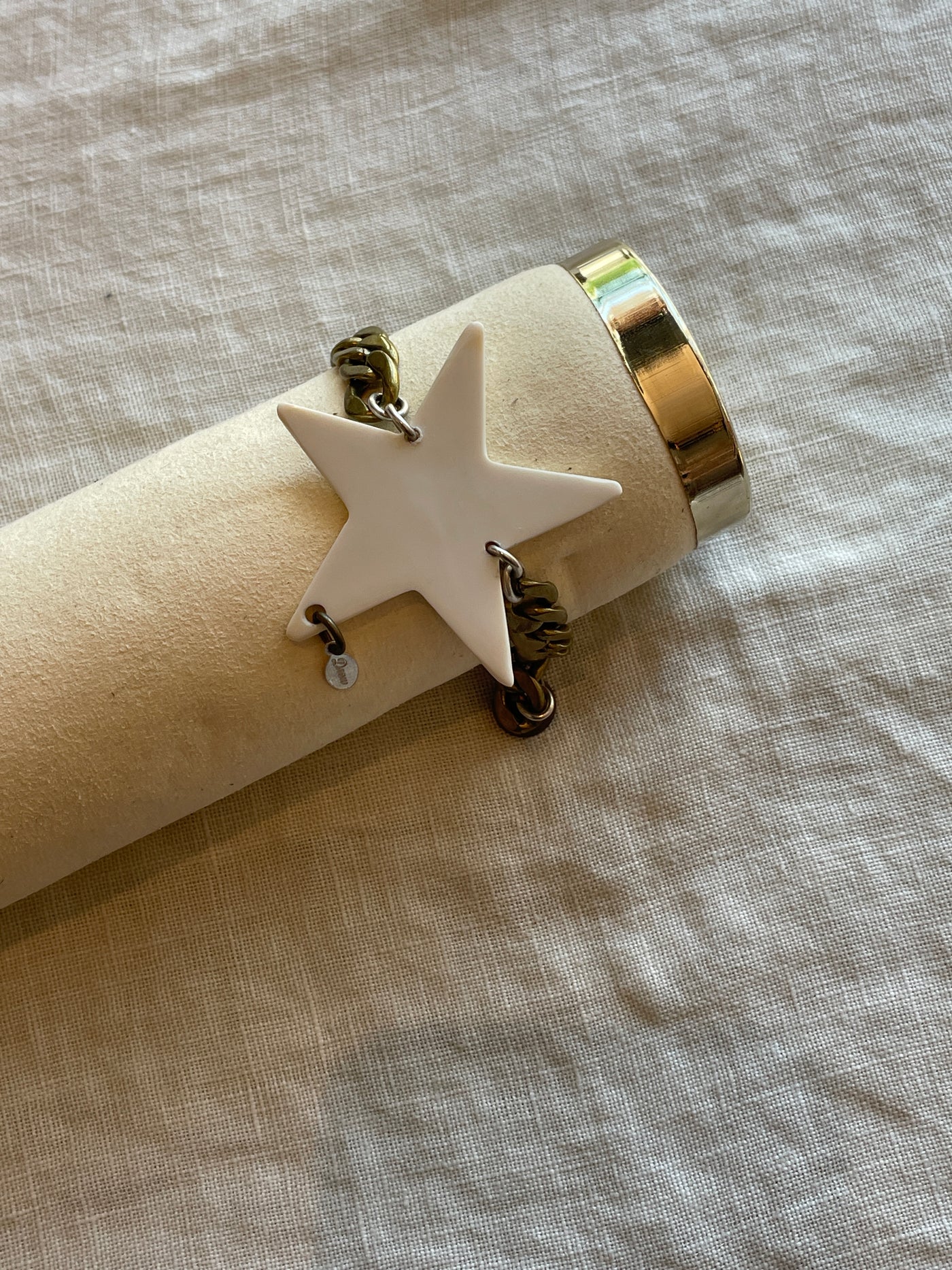 B5-1 VEGETABLE IVORY NUT STAR BRACELET CD24