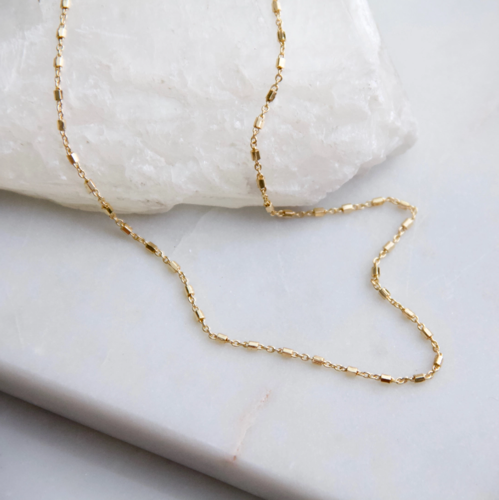 MINIMAL NECKLACE SATELLITE